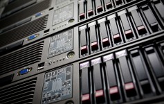 在 CentOS 上安装 wdCP 控制面板(附服务器操作系统选择)